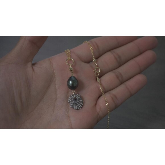 Opihi Shell Tahitian Pearl Necklace - Picture 6 of 6